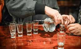2025年白酒加盟代理指南：全面解析中国白酒市场商机与策略