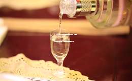 2025年白酒加盟店宣传语：酒香不怕巷子深，品牌加盟赢未来