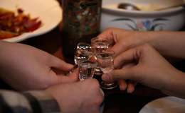 白酒加盟模式与2025年利润分析对比分析
